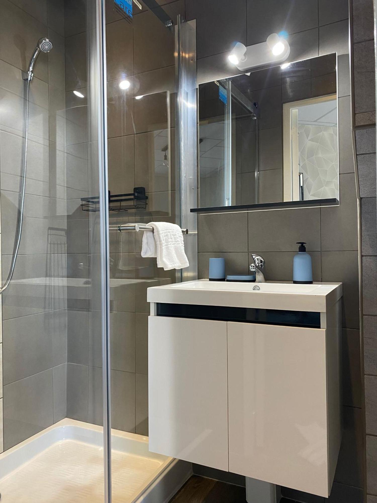 Vendome Apartment *